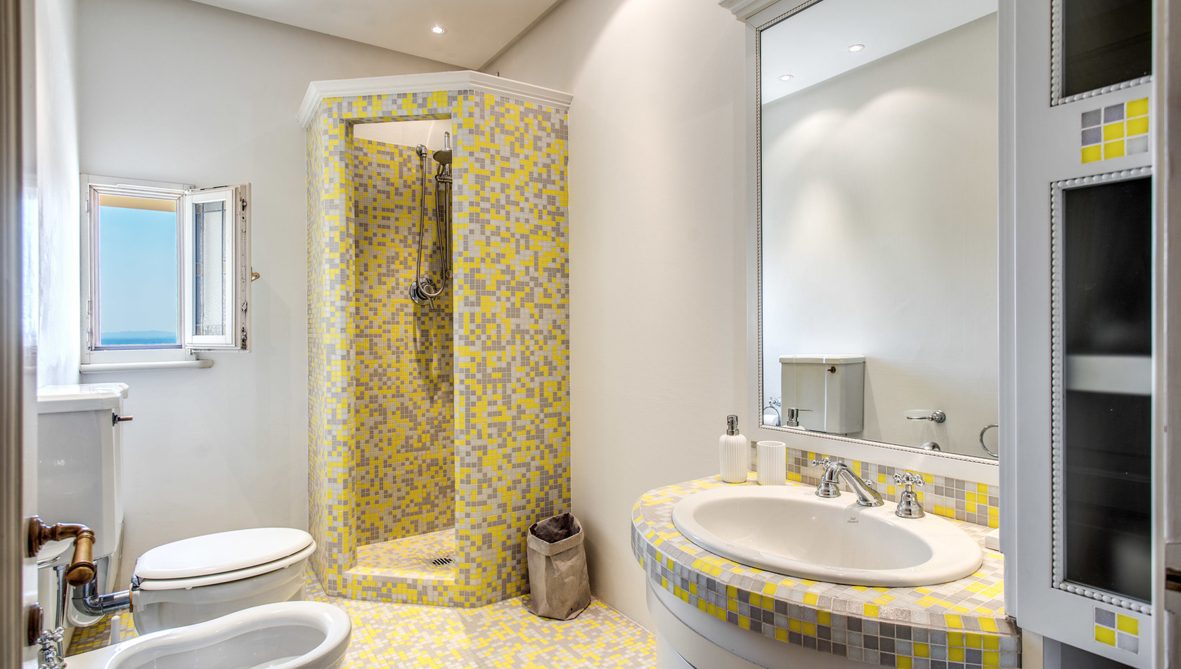 Villa-Alfresco--Tuscany_bathroom_rooms1-2